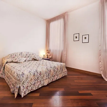 アパート Elegant With Lift In 17th-century Palace, Walk To St Marks Square