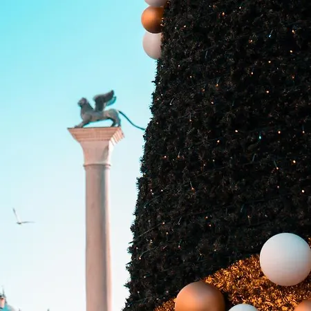 Elegant With Lift In 17th-century Palace, Walk To St Marks Square