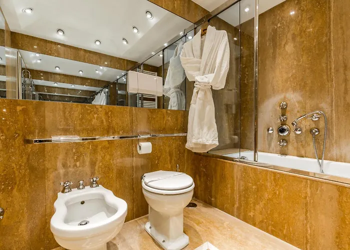Elegant Apartment With Lift In 17Th-Century Palace, Walk To St Marks Square 베니스