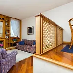 Apartment Elegant With Lift In 17th-century Palace, Walk To St Marks Square *