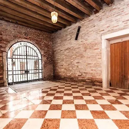 Very In Historical 1600 Palace With Lift A Few Min Walk From San Marco Square Appartement