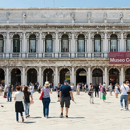 Appartamento Elegant With Lift In 17th-century Palace, Walk To St Marks Square *