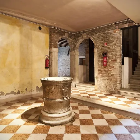 Apartment Very In Historical 1600 Palace With Lift A Few Min Walk From San Marco Square Venedig