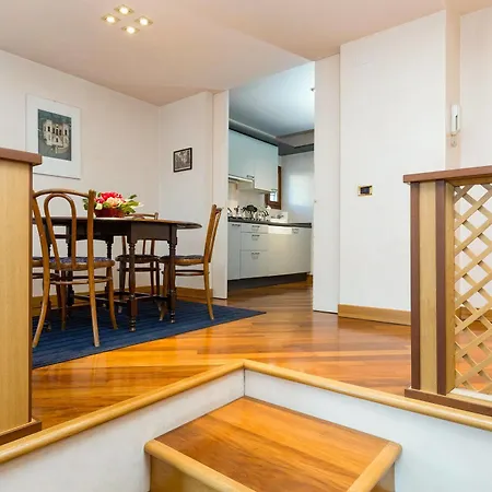 Very In Historical 1600 Palace With Lift A Few Min Walk From San Marco Square Appartement