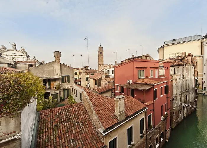 Elegant With Lift In Historical 1600 Palace, A Few Min Walk From San Marco Square * Venedig