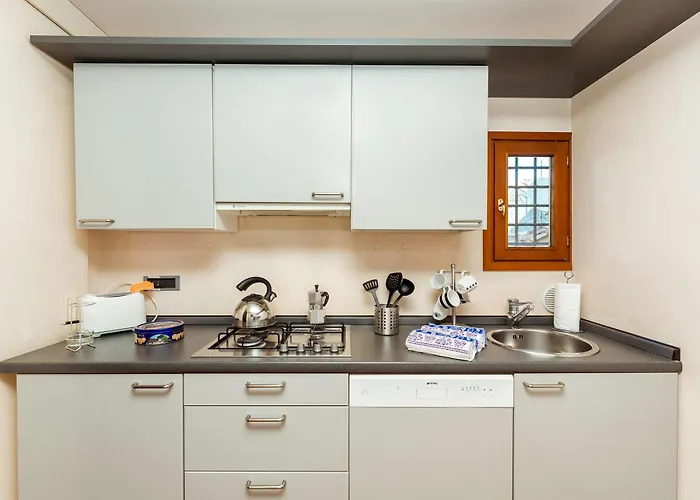 Apartment Elegant With Lift In Historical 1600 Palace, A Few Min Walk From San Marco Square *