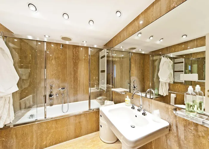 Elegant With Lift In Historical 1600 Palace, A Few Min Walk From San Marco Square Apartment *