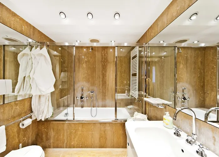 Elegant With Lift In Historical 1600 Palace, A Few Min Walk From San Marco Square Venedig