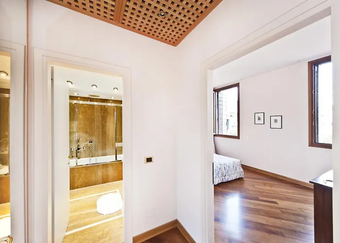 Apartment Elegant With Lift In Historical 1600 Palace, A Few Min Walk From San Marco Square *