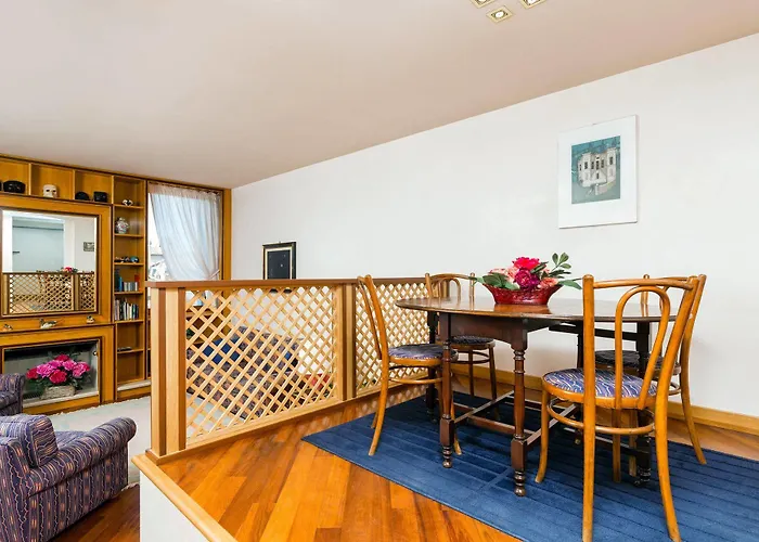 Apartment Elegant With Lift In Historical 1600 Palace, A Few Min Walk From San Marco Square