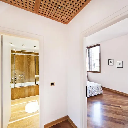 Appartamento Elegant With Lift In 17th-century Palace, Walk To St Marks Square *